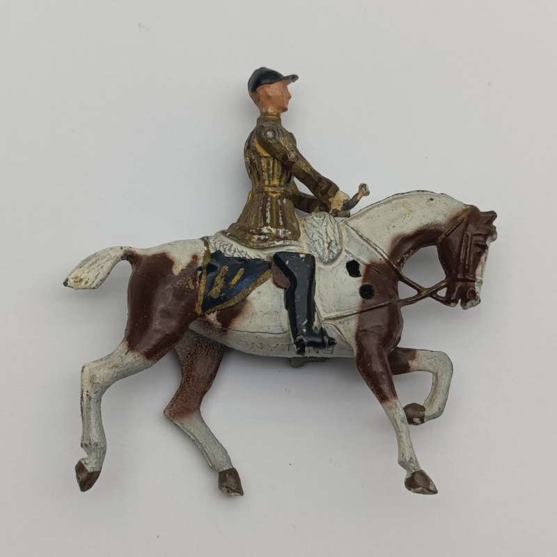 Lot of 4 vintage Britains Ltd cavalry lead soldiers - damaged
