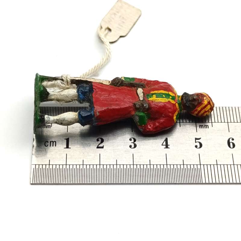Lot of 5 vintage Britains Ltd lead soldiers with damage