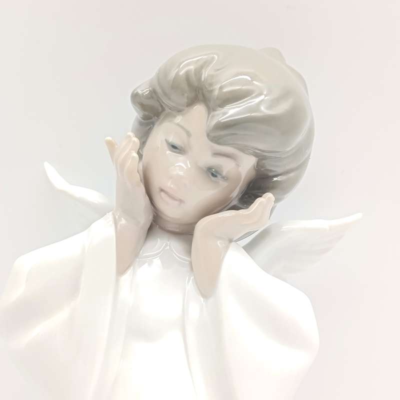 Vintage Lladro Mime Angel porcelain figurine - no box