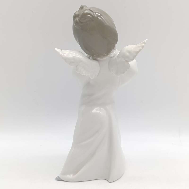 Vintage Lladro Mime Angel porcelain figurine - no box