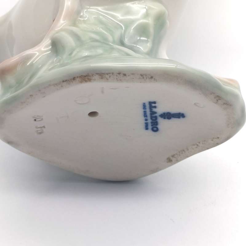 Vintage Lladro Goose porcelain figurine - no box
