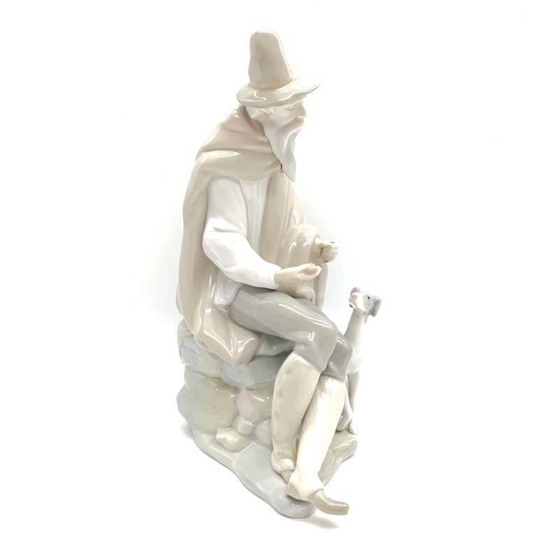 Vintage Lladro 1094 Beggar porcelain figurine - no stick, no box