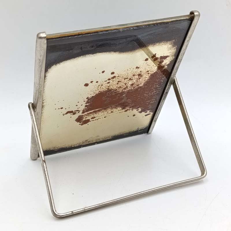Antique travelling men's grooming kit with picture