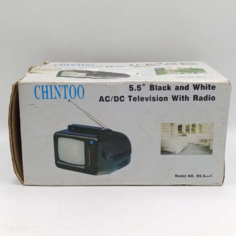 Vintage Chintoo 5.5 inch portable black and white TV with radio in box - working
