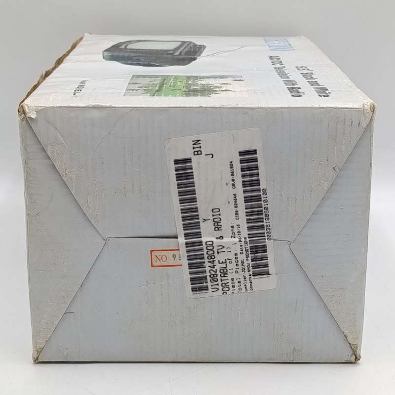 Vintage Chintoo 5.5 inch portable black and white TV with radio in box - working