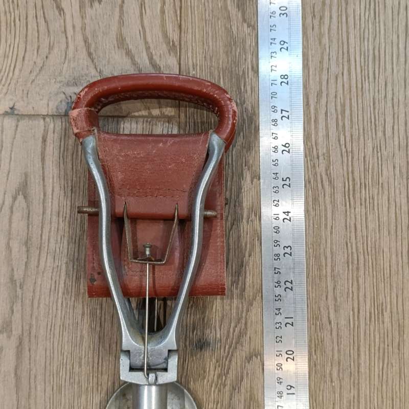 Vintage foldable field shooting seat