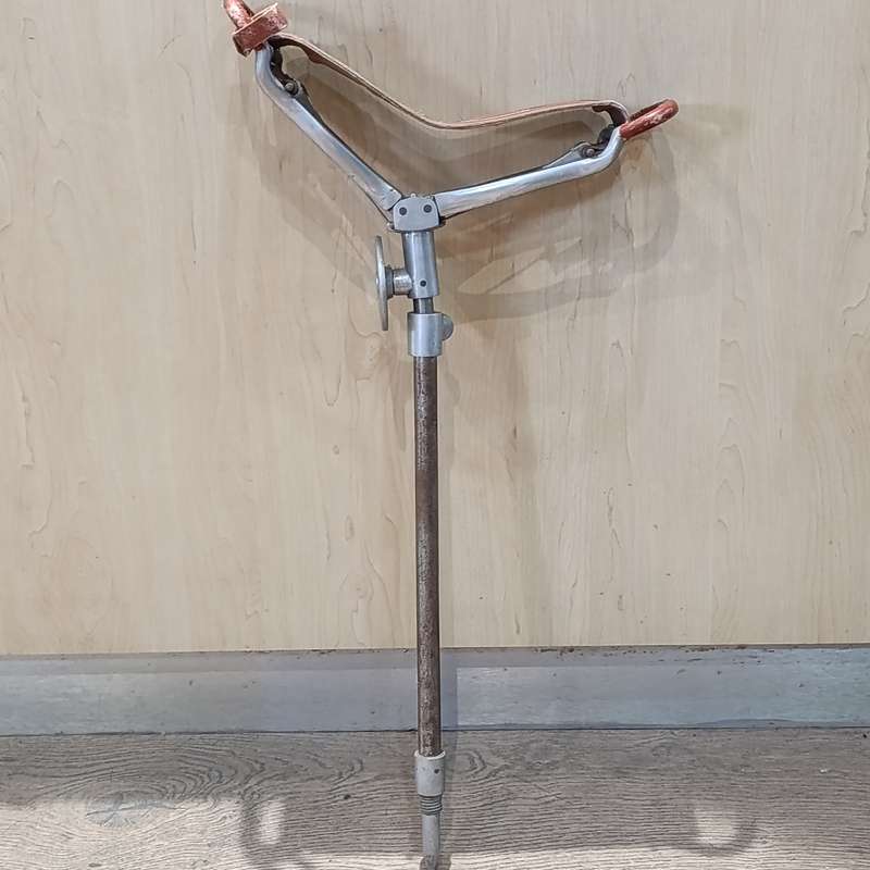 Vintage foldable field shooting seat