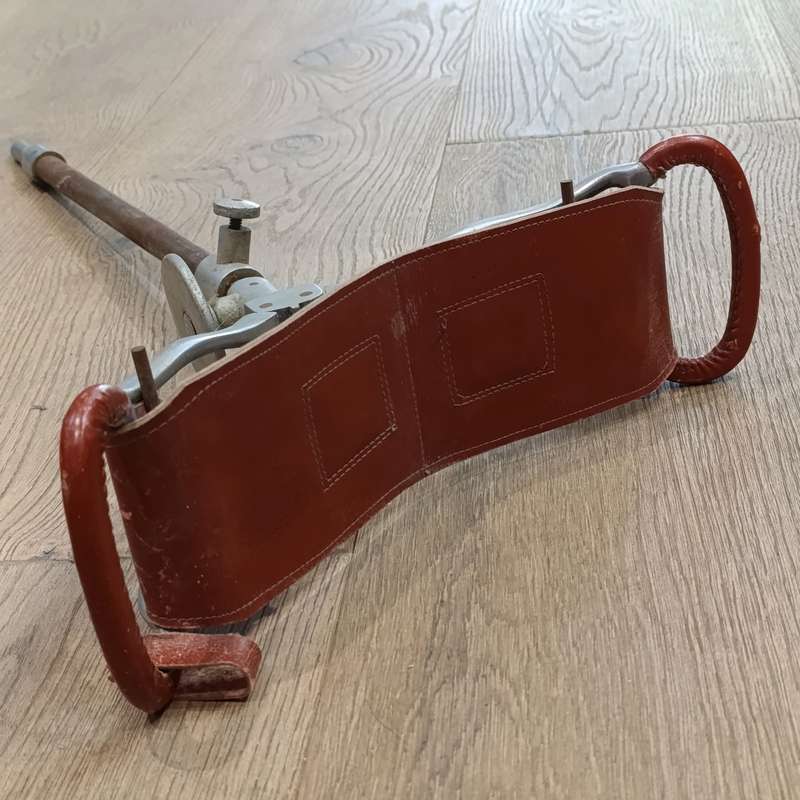 Vintage foldable field shooting seat