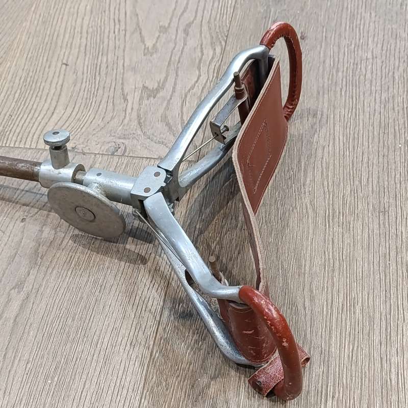 Vintage foldable field shooting seat