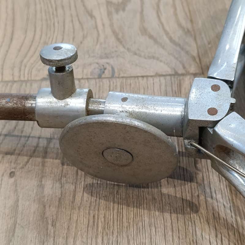 Vintage foldable field shooting seat