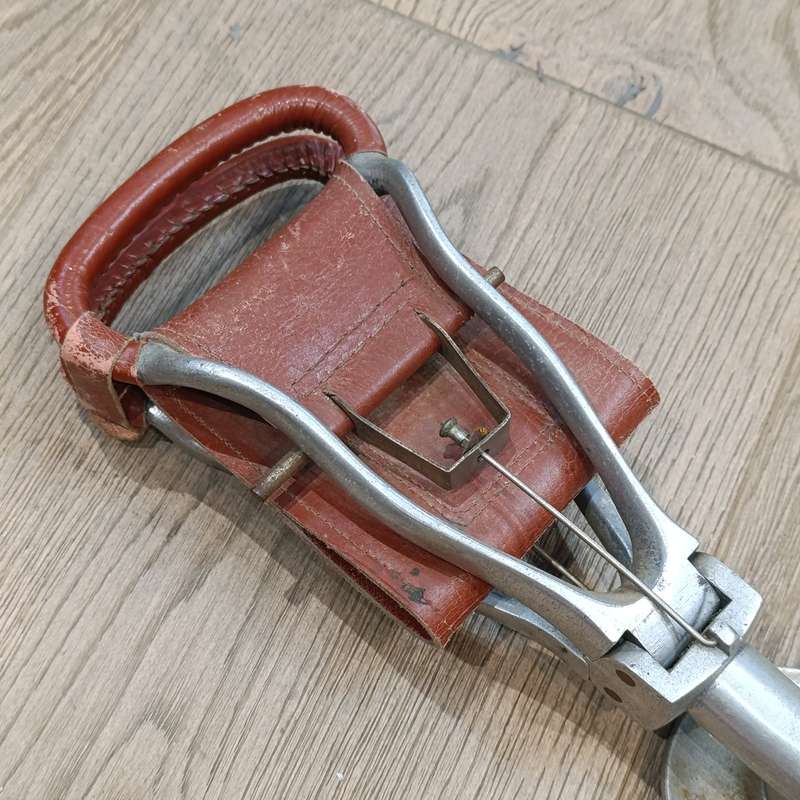 Vintage foldable field shooting seat