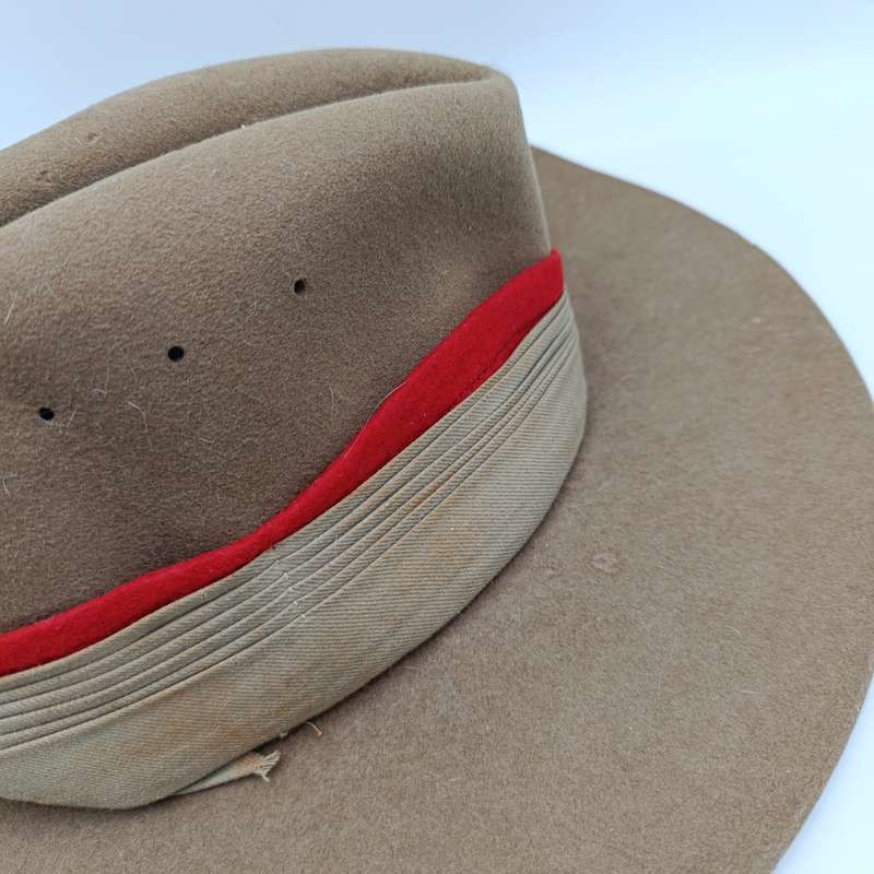 Northern Rhodesia Regiment slouch hat - made by Vero Everitt Ltd - marked SRG