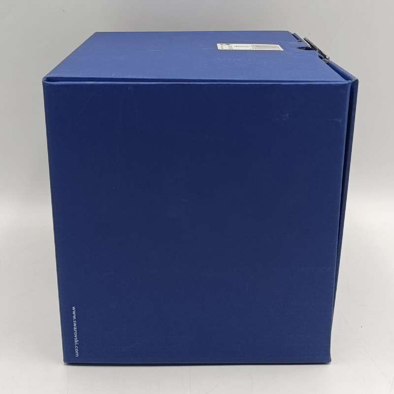 Swarovski Jonquil  Leaves Vase - designed by Yasmine Hurel - in box