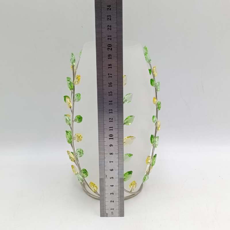 Swarovski Jonquil  Leaves Vase - designed by Yasmine Hurel - in box