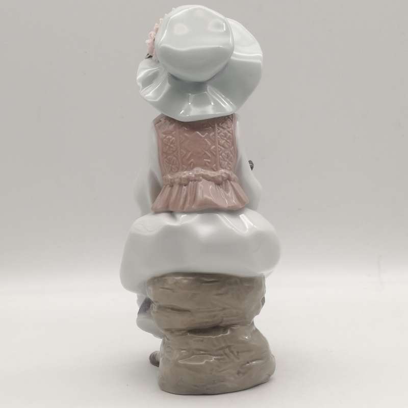 Lladro #6400 Daydreams porcelain figurine - no defects - no box
