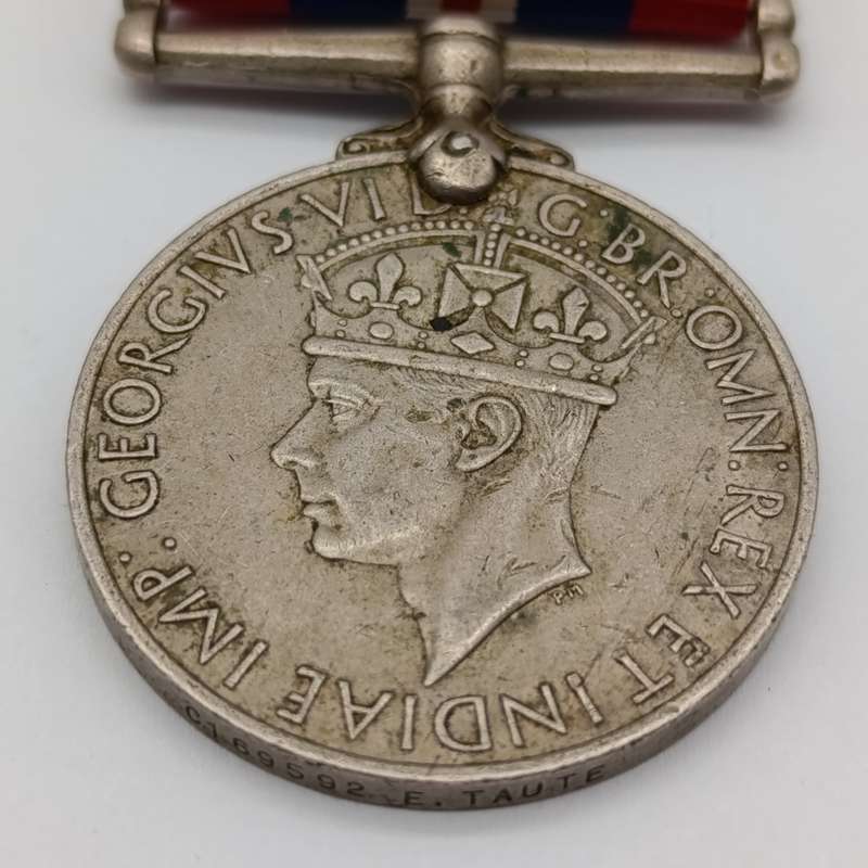 WW2 War medal issued to C169592  E. Taute