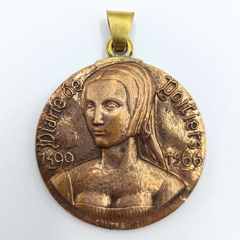 Chateau de Chenonceau Medal featuring Diane de Poitiers (countess of saint Vallier) 1975 Medal