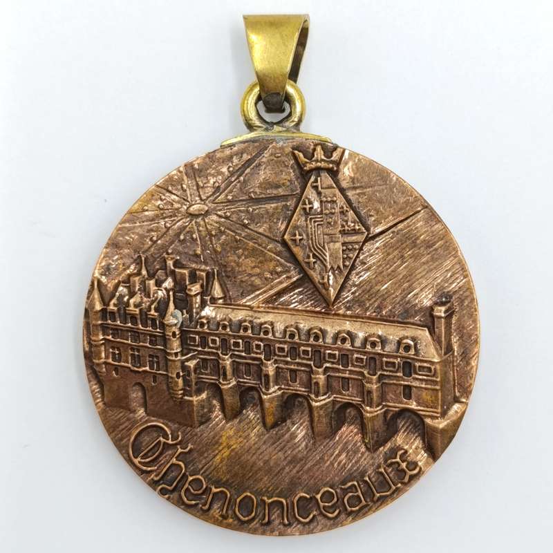 Chateau de Chenonceau Medal featuring Diane de Poitiers (countess of saint Vallier) 1975 Medal