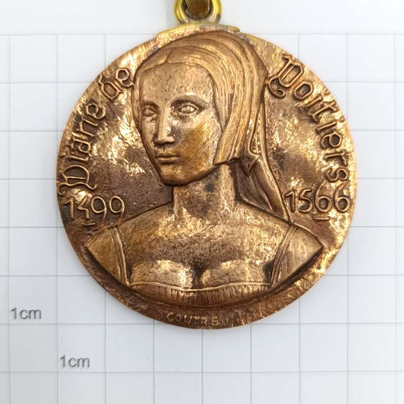 Chateau de Chenonceau Medal featuring Diane de Poitiers (countess of saint Vallier) 1975 Medal