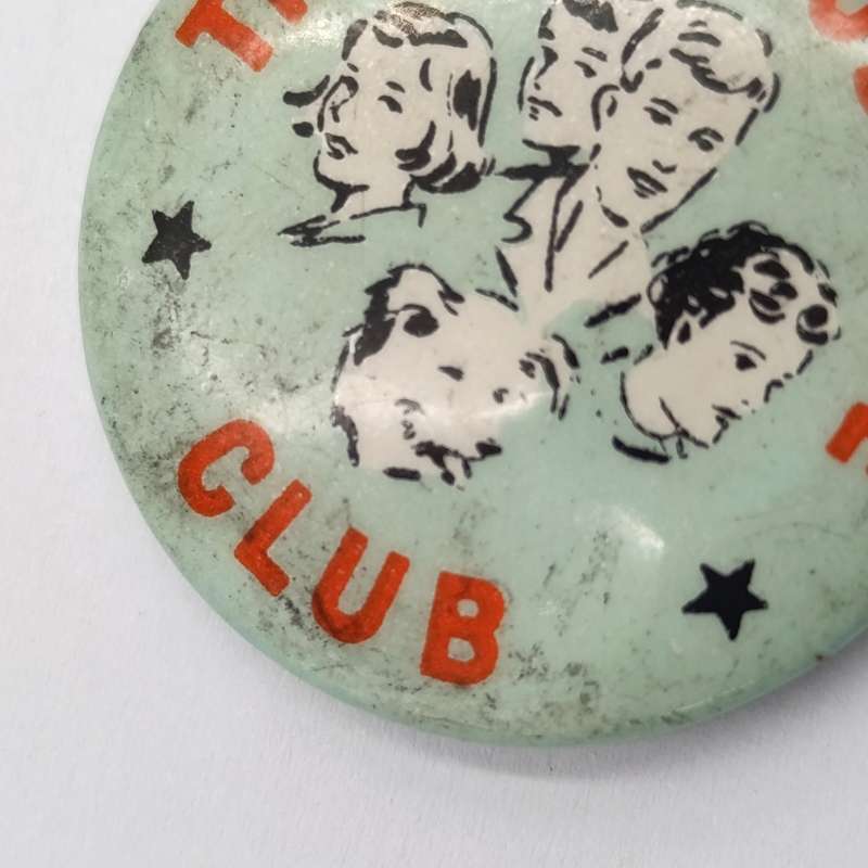 Vintage The Famous Five club tinnie lapel badge