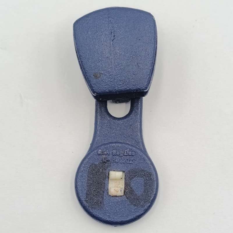 Vintage Pegasus Mobil oil clothing zipper