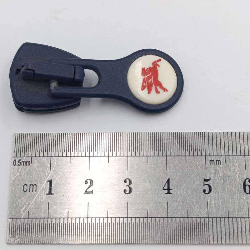 Vintage Pegasus Mobil oil clothing zipper