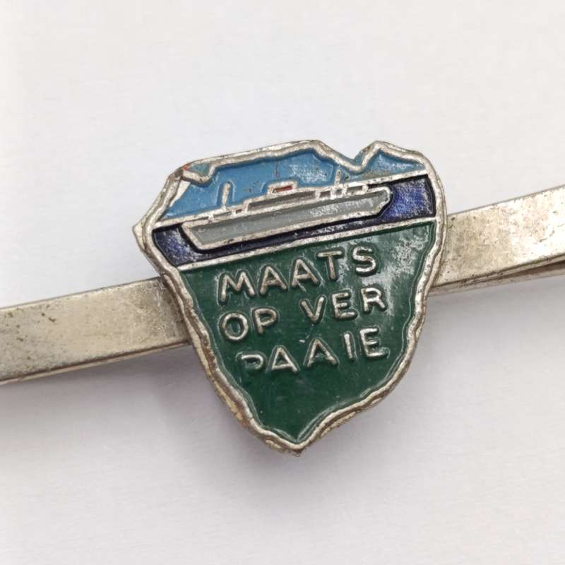 Lot of 2 Maats op Ver paaie pin badges