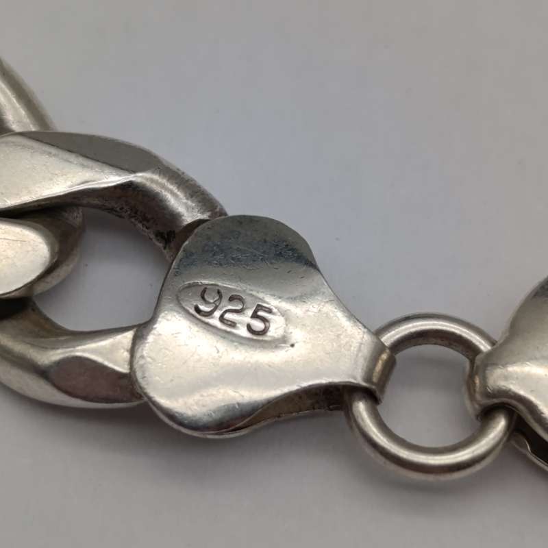Thick Sterling silver curb link bracelet - weighs 36,3 grams