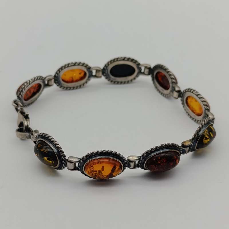 Sterling silver Bracelet with 9 pieces of amber - beautiful piece - 17g