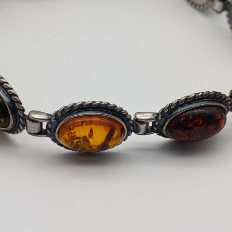 Sterling silver Bracelet with 9 pieces of amber - beautiful piece - 17g