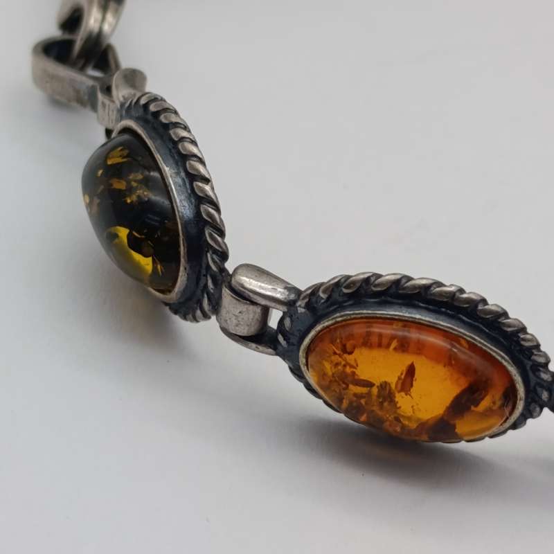 Sterling silver Bracelet with 9 pieces of amber - beautiful piece - 17g