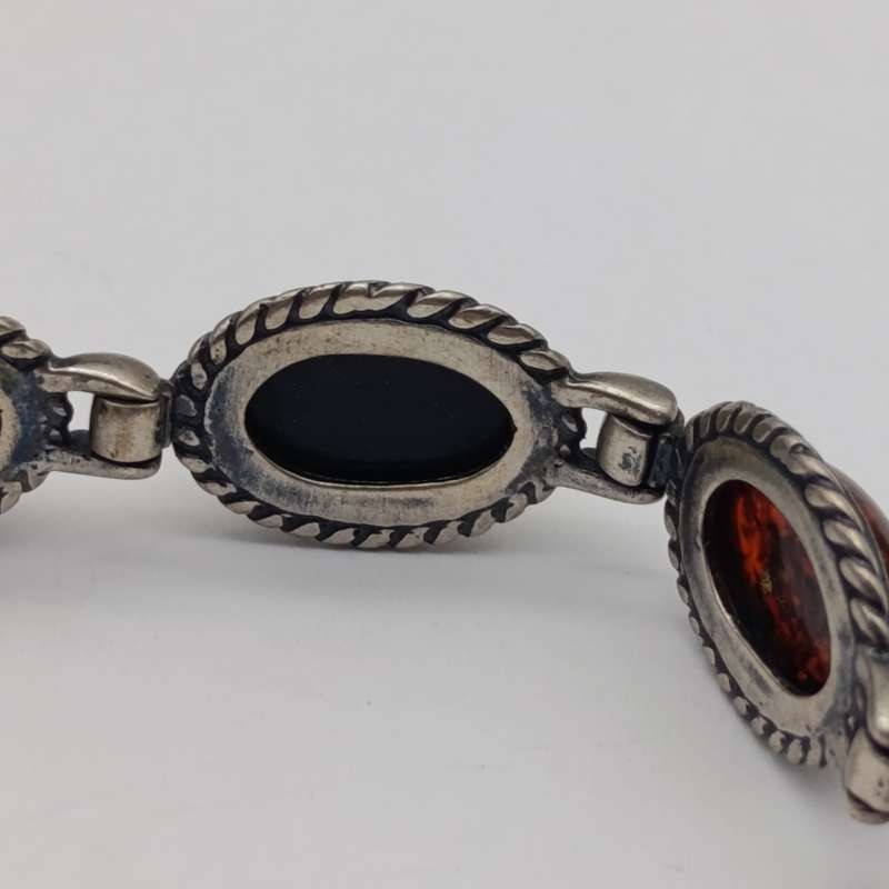 Sterling silver Bracelet with 9 pieces of amber - beautiful piece - 17g