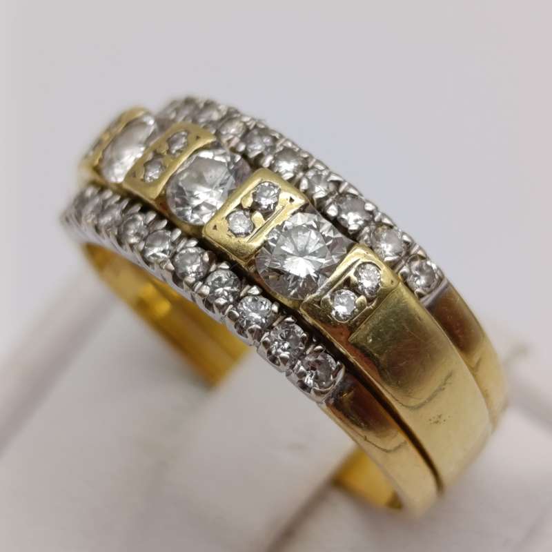 18kt Yellow gold diamond ring with 33 diamonds of over 1 carat in total - weighs 7.1g