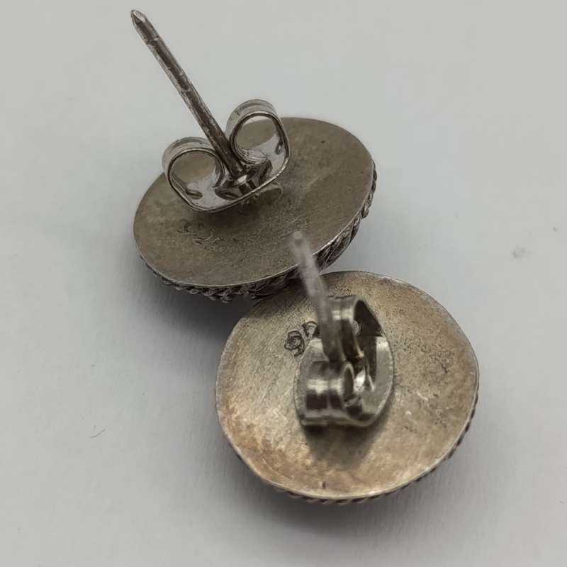 Pair of vintage Sterling silver earrings with gold clad centre - weighs 2.0g