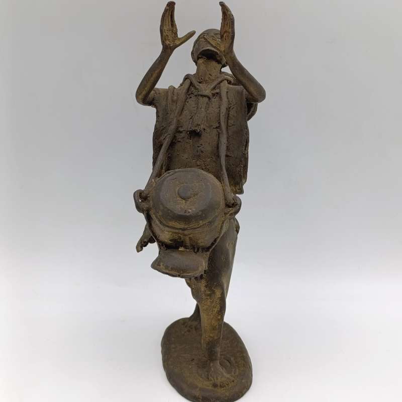 Vintage Ashanti bronze statue of drummer - Lost wax method used