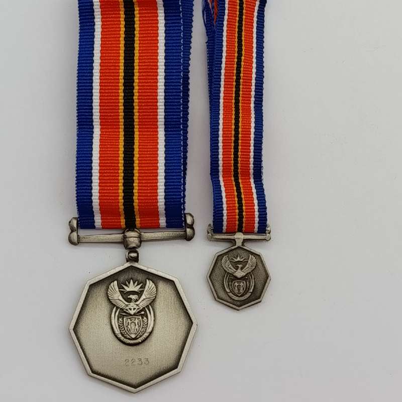 SANDF Tshumelo Ikatelaho medal plus miniature #2233