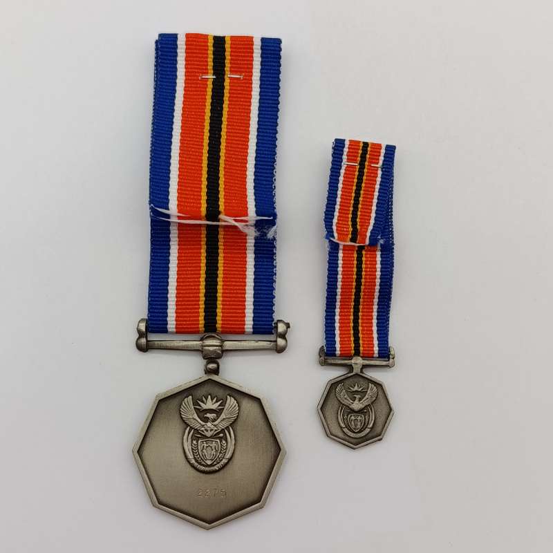 SANDF Tshumelo Ikatelaho medal plus miniature #2275