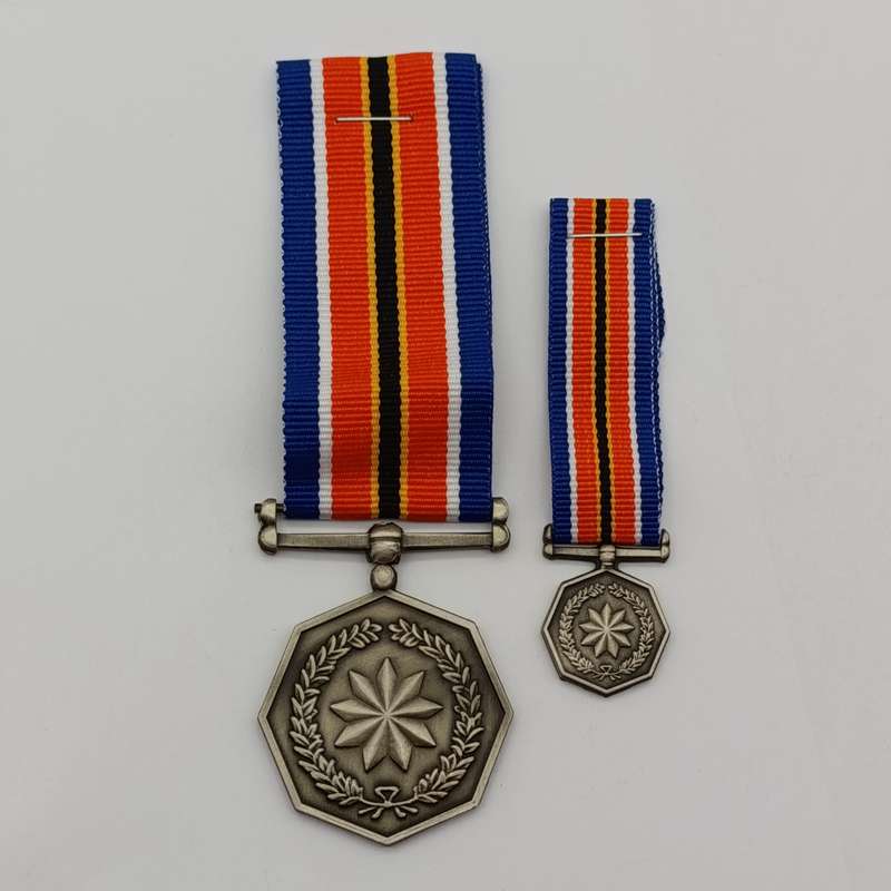 SANDF Tshumelo Ikatelaho medal plus miniature #2275