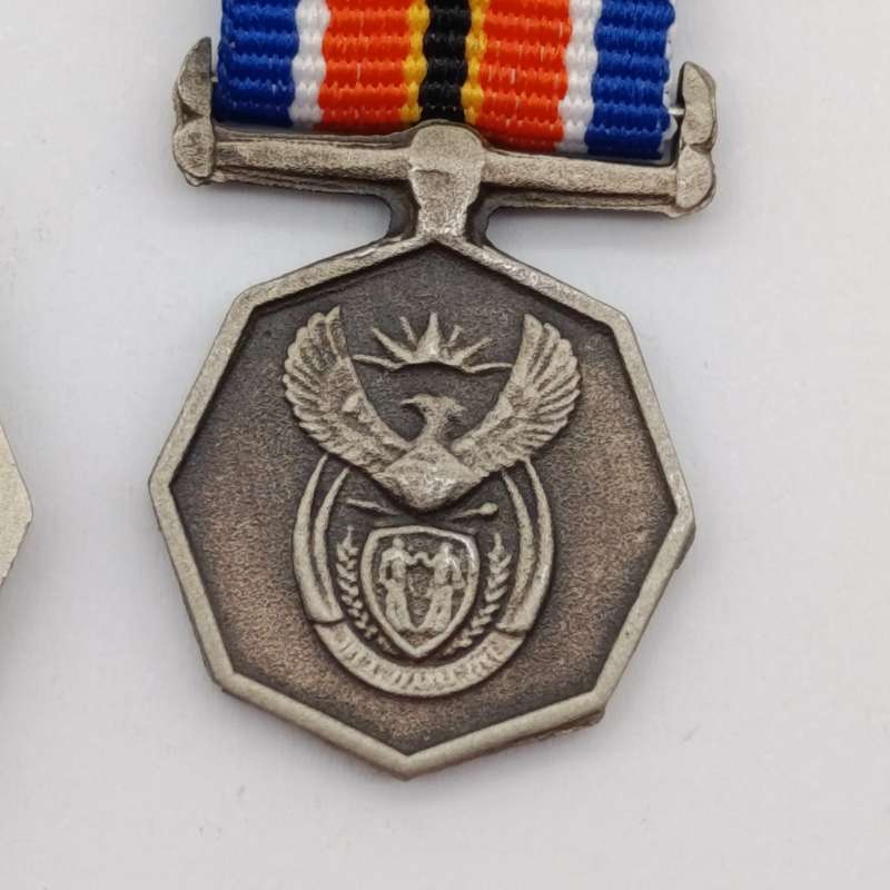 SANDF Tshumelo Ikatelaho medal plus miniature #2252