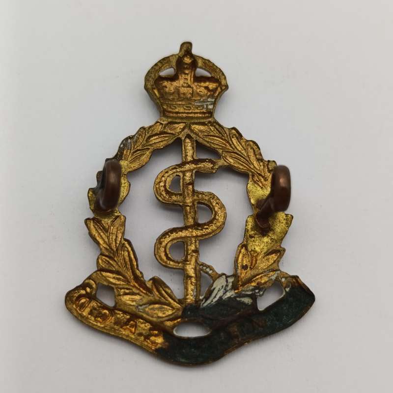 WW2 SA Medical Corps beret?collar badge