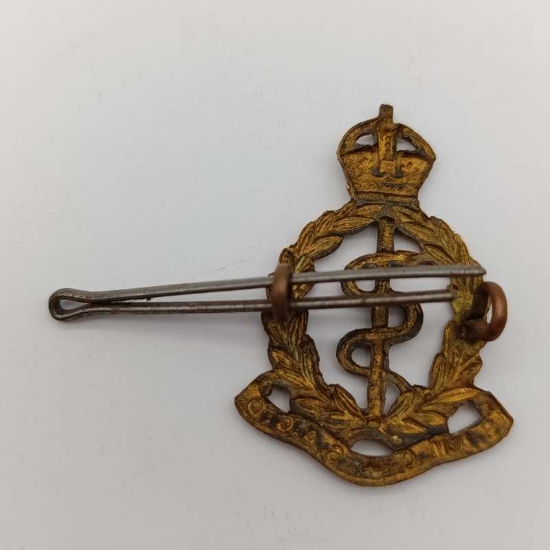 WW2 SA Medical Corps beret/collar badge