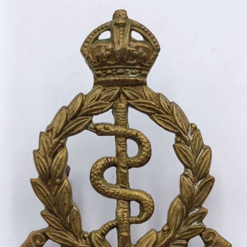 WW2 SA Medical Corps beret/collar badge