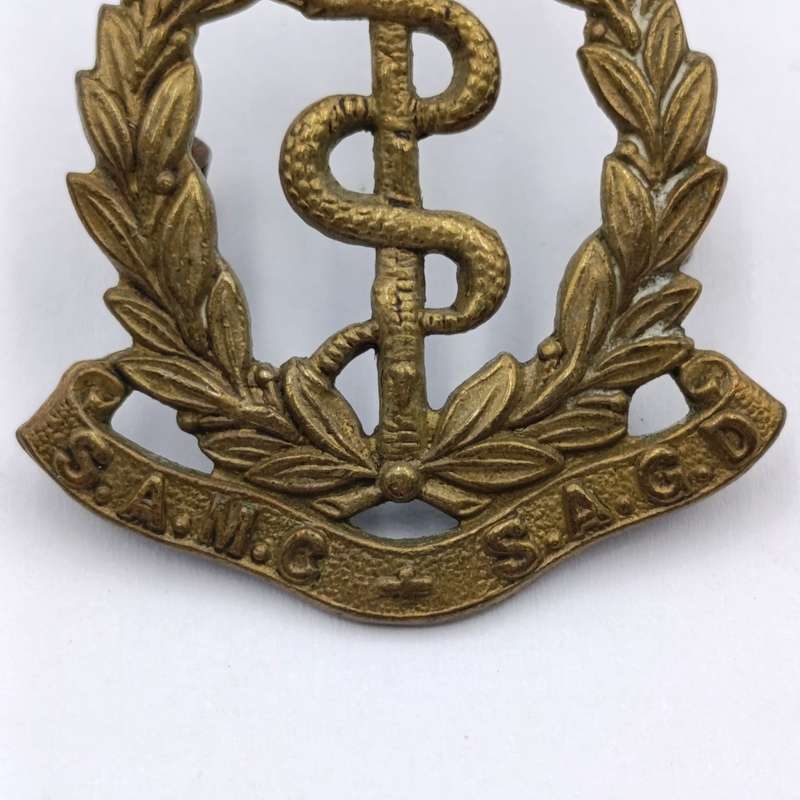 WW2 SA Medical Corps beret/collar badge