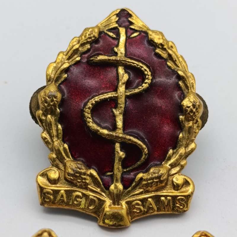 SA Medical Corps cap and collar badges set
