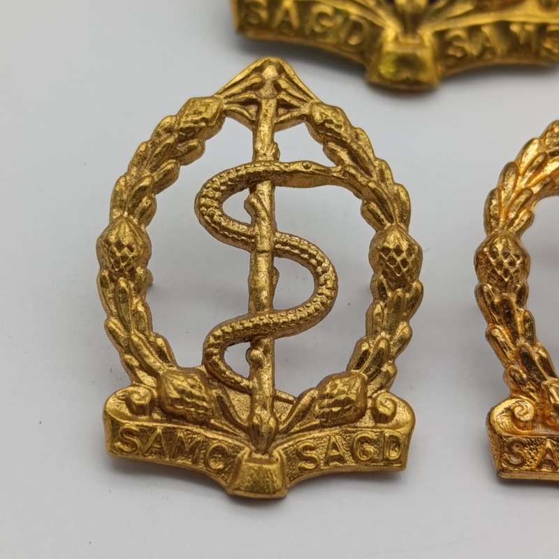 SA Medical Corps cap and collar badges set