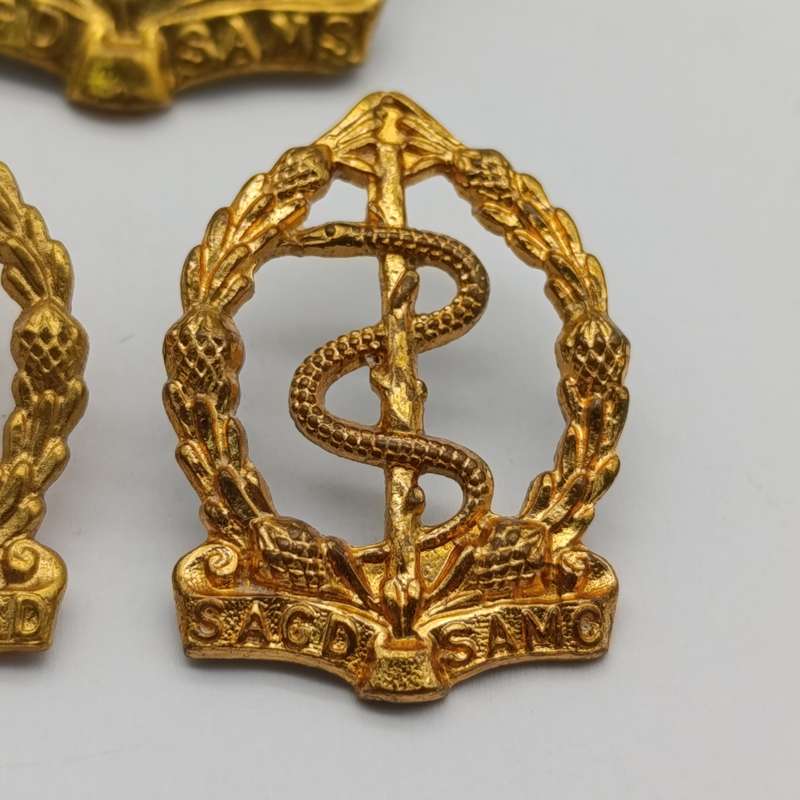SA Medical Corps cap and collar badges set