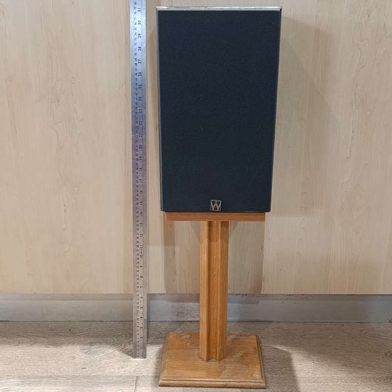 Pair of Wharfedale Speakers on stands - 100x / 8 ohms - working
