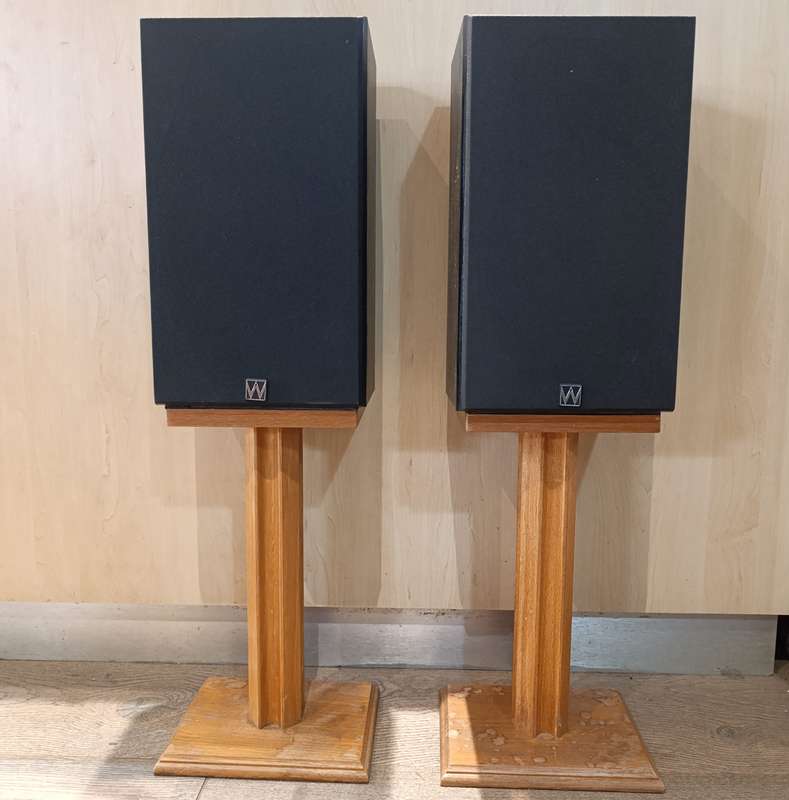 Pair of Wharfedale Speakers on stands - 100x / 8 ohms - working