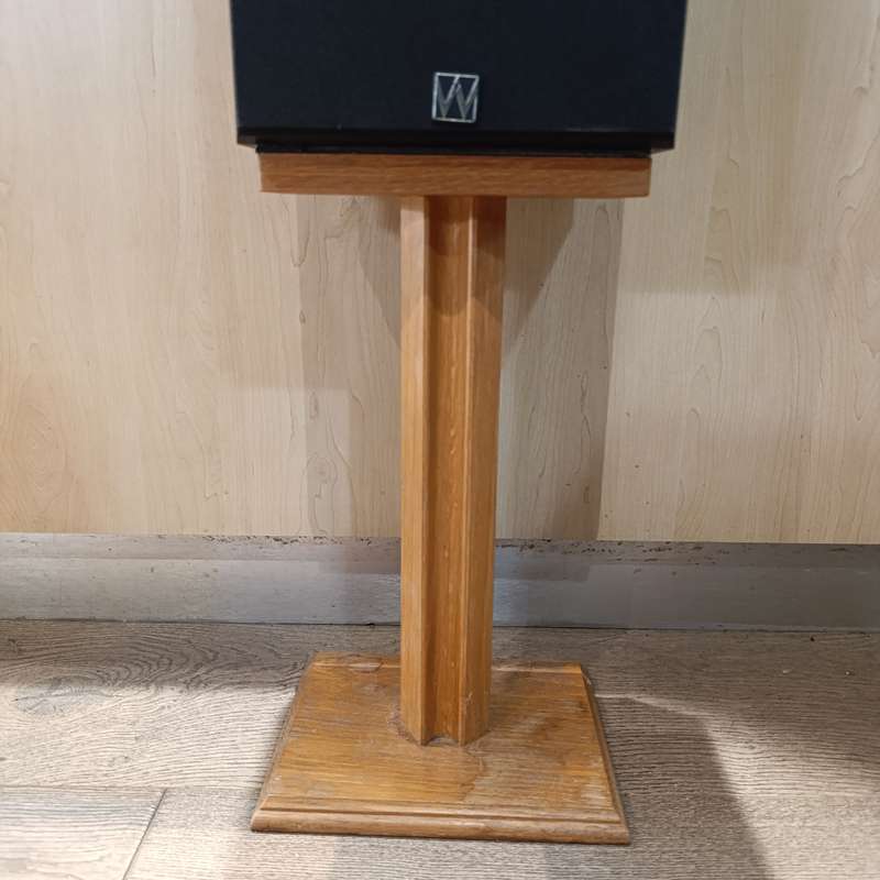 Pair of Wharfedale Speakers on stands - 100x / 8 ohms - working