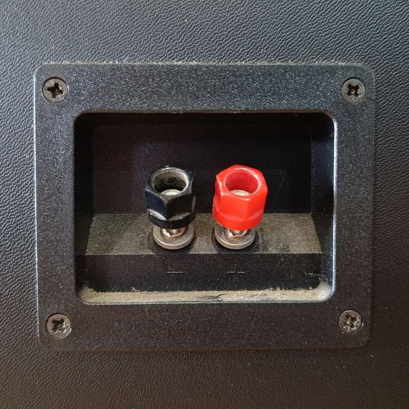 Pair of Wharfedale Speakers on stands - 100x / 8 ohms - working